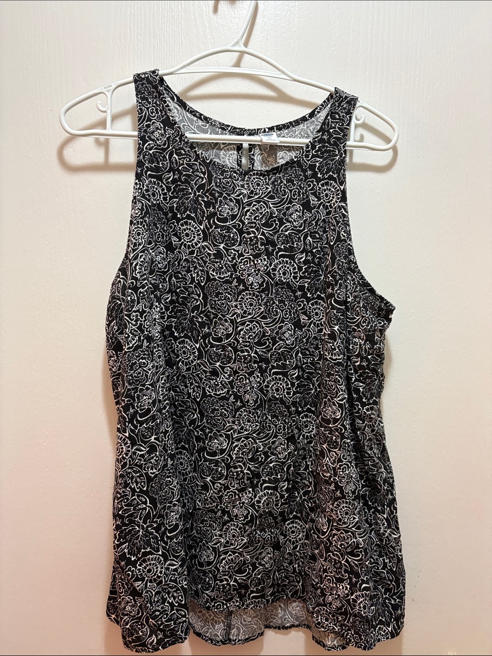 Old Navy Black Floral-Print Tank Top